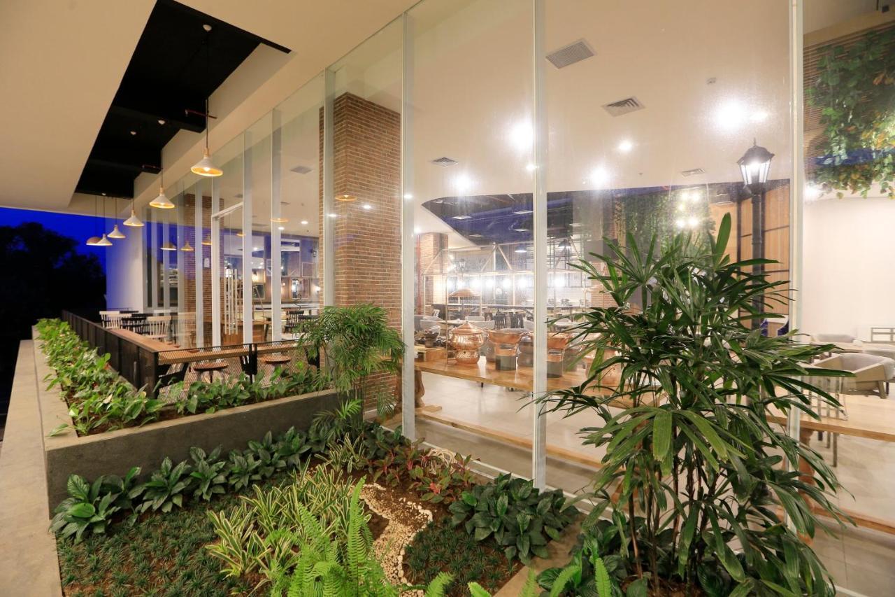 Luminor Hotel Purwokerto By Wh Luaran gambar